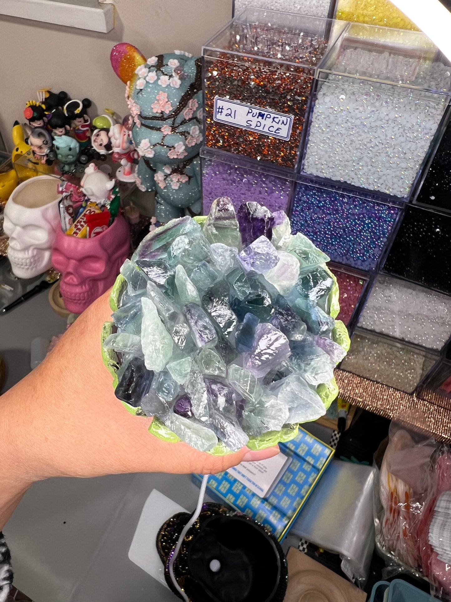 Groot flourite light stand