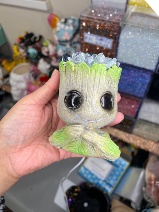 Groot flourite light stand