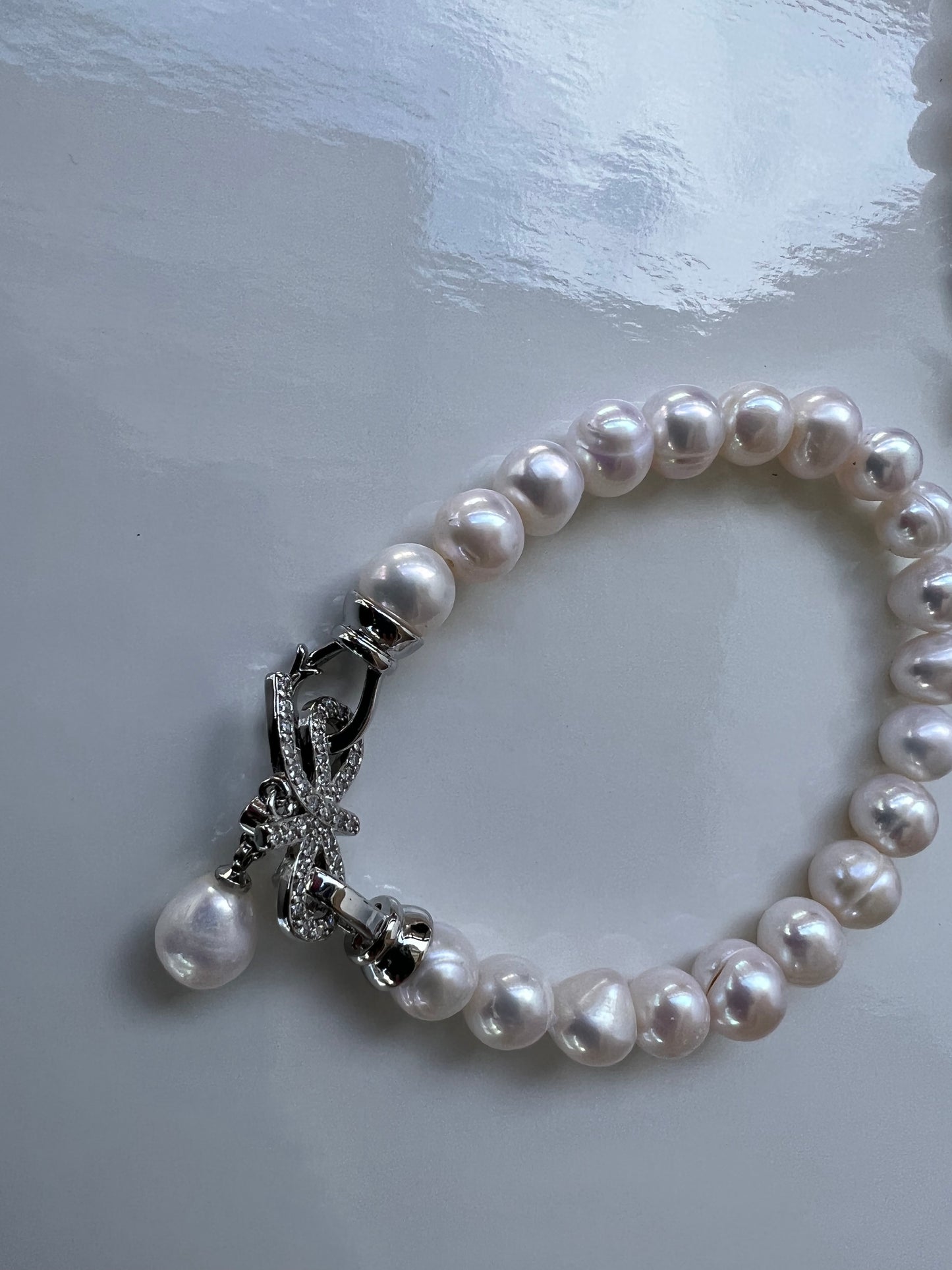 Pearl bracelet